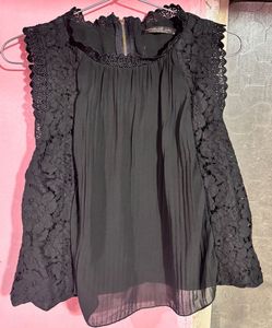Elegant Black Pleated & Lace Sleeveless Blouse / T