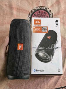 JBL Flip 5 Portable Bluetooth Speaker – Like New