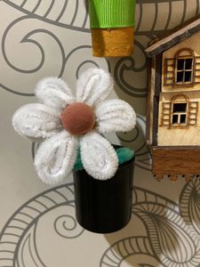 4 Brand New Floral Pots Magnets