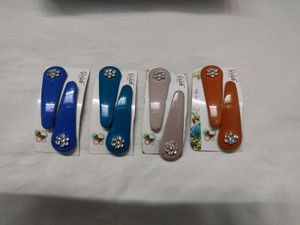 Set of 4 Hair Clips with Rhinestone Flower