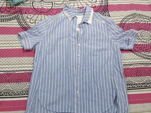 Very comfortable blue shirt with embroidery