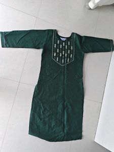Elegant Green Embroidered Kurta