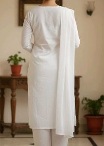 White Embroidered Kurta👗&amp; Trouser👖set