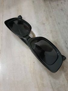Stylish Black Rectangle Sunglasses