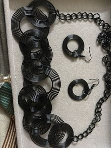 Laron Finerys Classy Rings Necklace Set