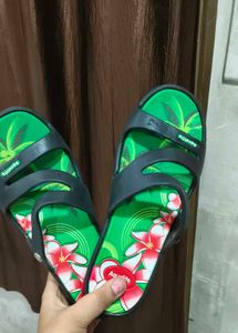 Aqualite Flip-Flop slipper.  size 6