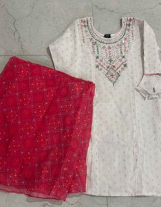 Elegant White Kurta Set with Pink Dupatta