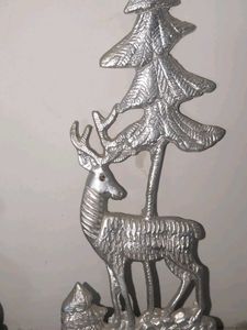 Vintage Deer &amp; Tree Metal Showpiece