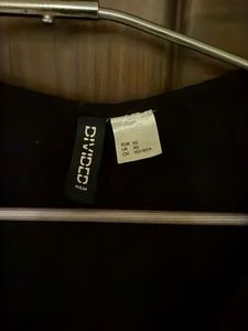 Chic Black Cropped Knit Sweater