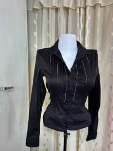 Chic Black Button-Up Blouse