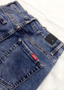 Distressed Skinny Jeans