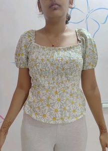 Cute Daisy Smocked Crop Top