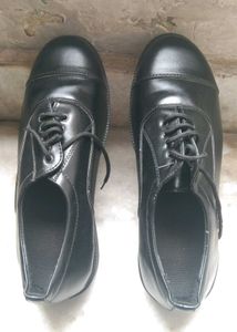 Classic Black Leather Oxford Shoes
