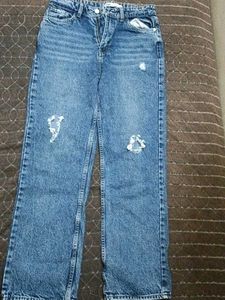 Zara Distressed High-Waist Mom Jeans - Mid-Blue De
