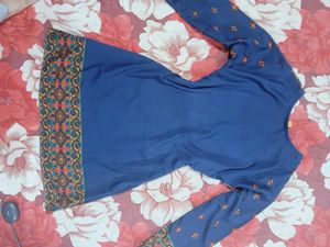 Women's Navy Blue Embroidered Kurta