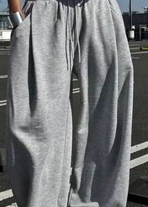 Women Loose Fit High-Rise Cargo Trousers