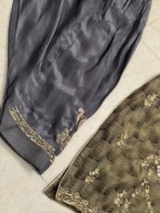 Celebrity Style Pakistani Suit💎