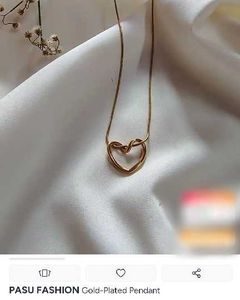New Gold-Plated Heart Pendant Necklace