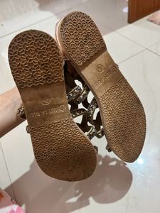 Luna blu Embellished Flat Sandals