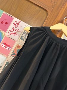 Black Sleeveless Flowy Top