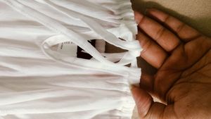 H&amp;M White Mini Skirt