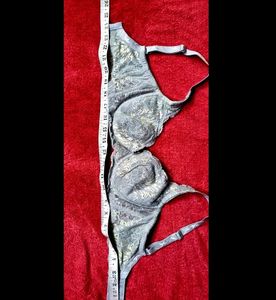 Lace Detail B