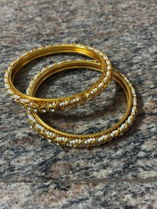 Elegant Gold Tone Bangle Set with Stones