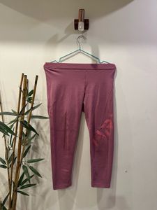 Slim Fit 3/4th Pink Leggings