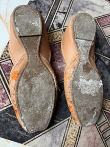 Embroidered Jutti Flats