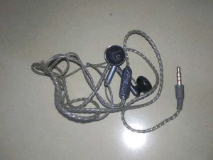 4 Set Of Earphones