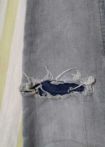Stylish Women's Grey Denim Jeans