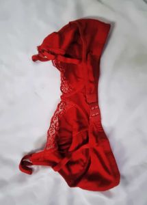 Red Lace Detail 😍