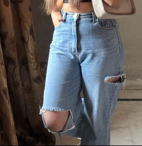 Trendy Ripped Light Wash Jeans