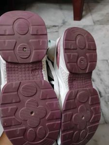 Aisan sports shoes