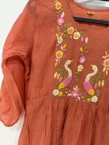 celebrity style hand Embroidered Kurta set🧡