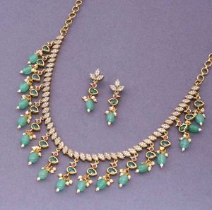 Elegant Emerald & Pearl Necklace Set