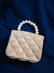 Chic Pearl Handle Quilted Bag