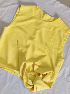Chic Yellow Sleeveless Tie-Up Top