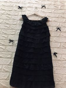 Chic Black Ruffle Dress🕶️👜