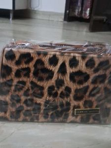 Chic Leopard Print Clutch