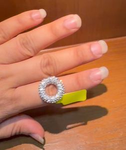 Sparkling Round Ring