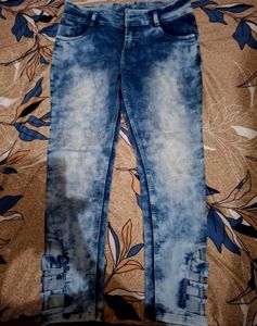 Trendy Cut-Out Flare Jeans