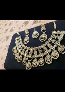 Exquisite Kundan Necklace &amp; Earring Set