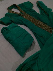 Elegant Green &amp; Gold Ethnic Gown