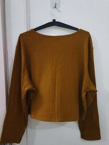 Ribbed V-Neck Cropped Top