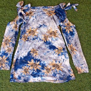Floral Cut Out Sleeve Top
