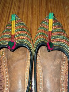 pakistani dhaaga Embroidered Jutti
