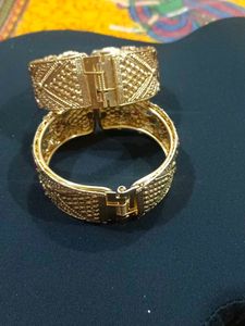 Elegant Gold Bangles with Stones openable