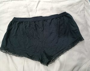 Black Pyjama And Shorts With Lace