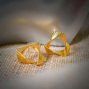 Women's Stud Earrings